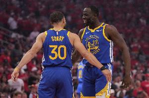 昨天鏖战加时！勇士首发不变：库里/波杰姆/巴特勒/库明加/追梦