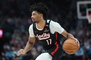 小里程碑！夏普成为开拓者队史最年轻命中1000个运动战进球的球员