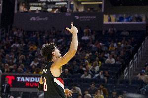 球队头牌！阿夫迪亚13中7得23分4板4助 正负值+17全队最高